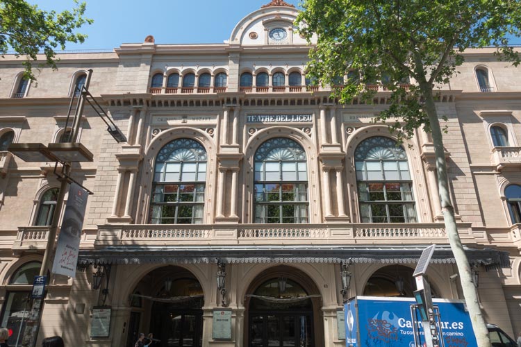 Das Liceu auf der Rambla ist das älteste noch aktive Theaterhaus in Barcelona.
