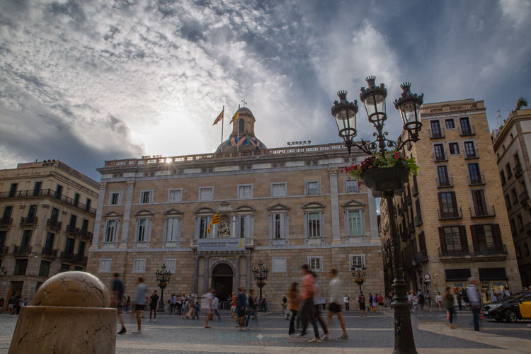 Der katalanische Regierungssitz an der Plaça Sant Jaume.