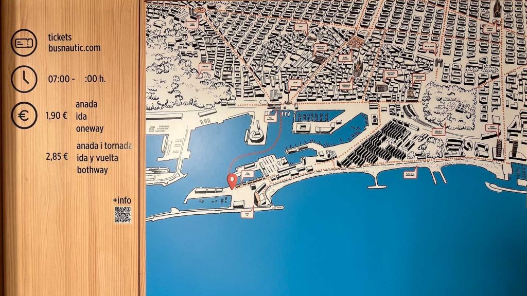 Infotafel mit Preisen und Route des Bus Nàutic.